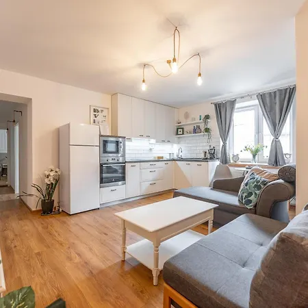 Apartman Blizko Stanice Center *