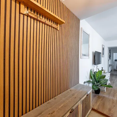 Apartman Blizko Stanice Center *